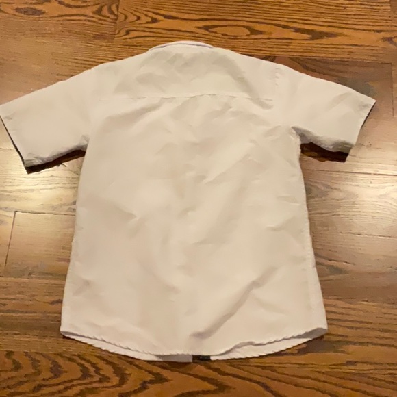 Craft and flow button up top with pocket. K115 - Picture 3 of 6